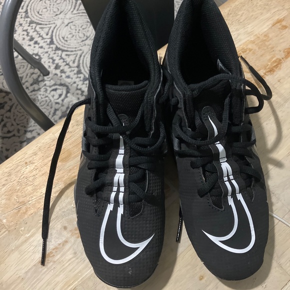 Cleats - Picture 4 of 4